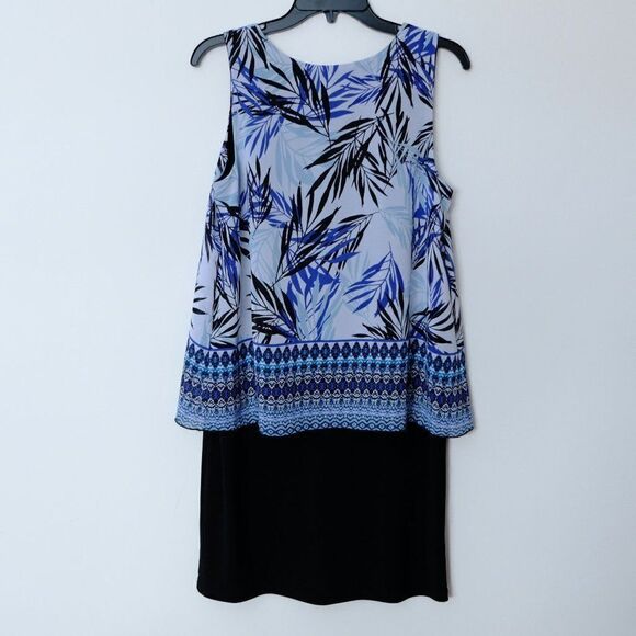 Tradition Sleeveless Dress   - Picture 5 of 11